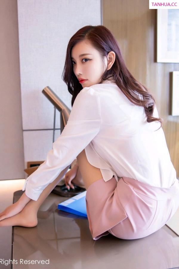 杨晨晨 sugar小甜心CC [XiuRen]高清写真图 2020.08.11 No.2431 杨晨晨sugar第43张图片